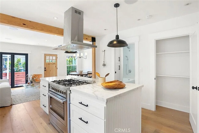 Foto del edificio - 3816 Goldwyn Terrace