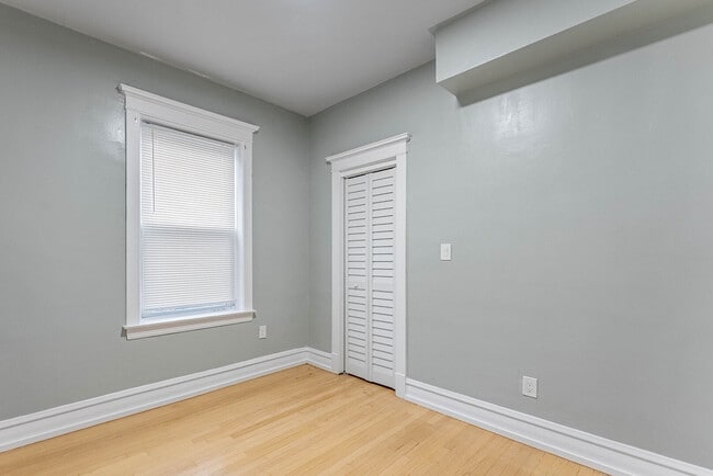 Building Photo - 4200 W 21st Pl