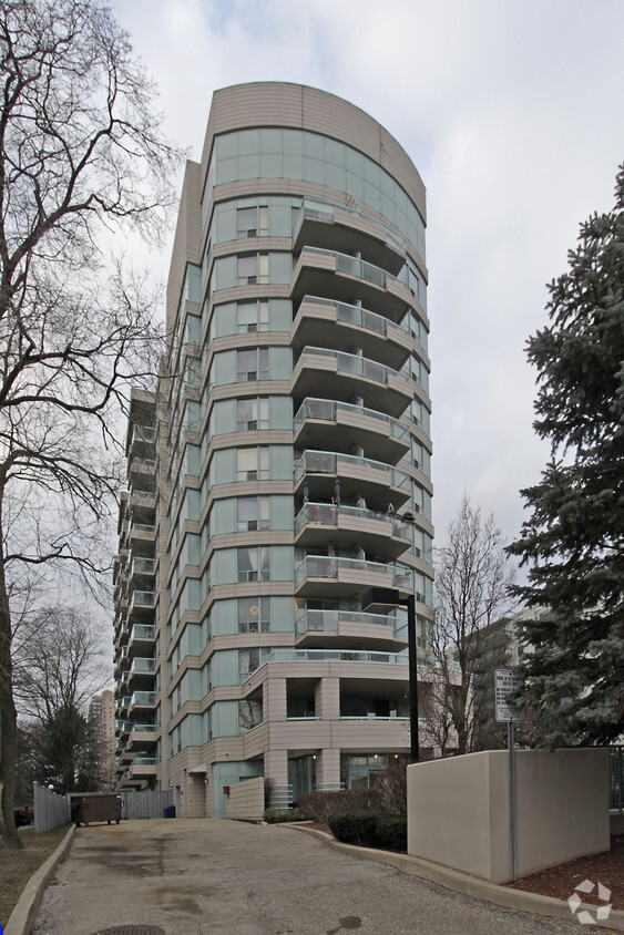 Building Photo - Surveyor’s Point