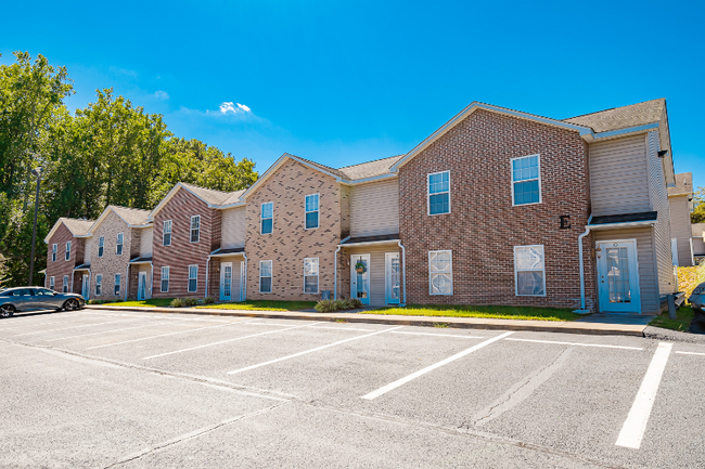 Foto del edificio - 1300 Franklin Turnpike