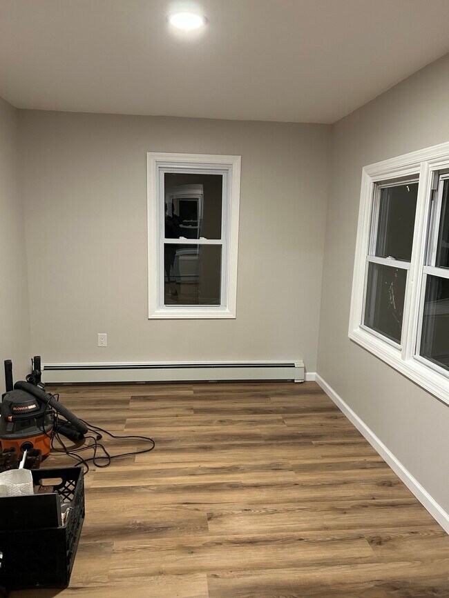 Building Photo - 28B Knapp Rd