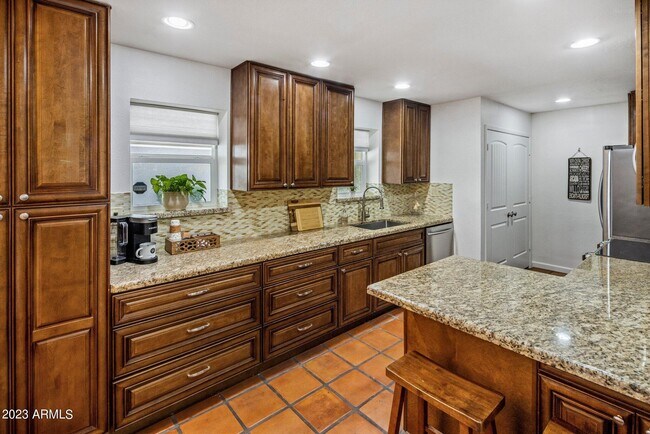 Foto del edificio - 4240 E Mariposa St