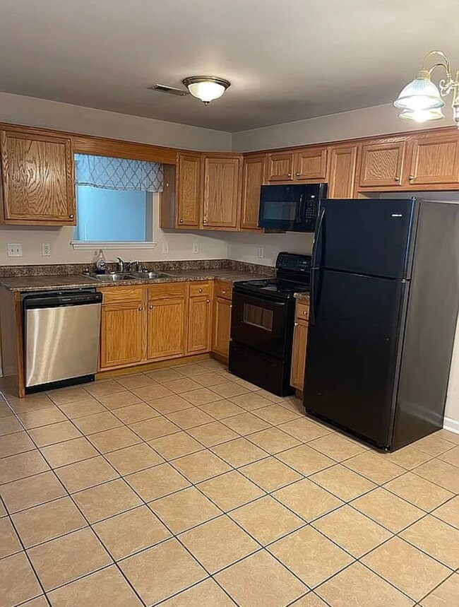 Kitchen - 1040 Autumn Leaf Dr