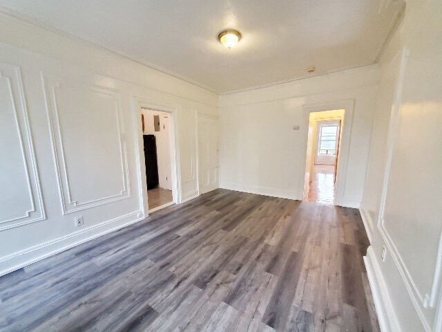 Building Photo - 591 Greene Ave