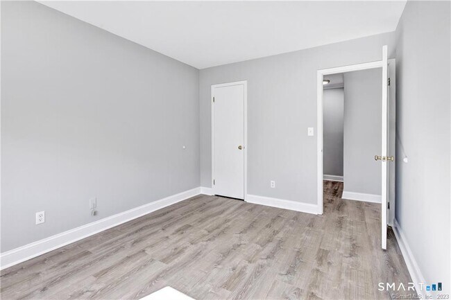 Foto del edificio - 154 Cold Spring Rd