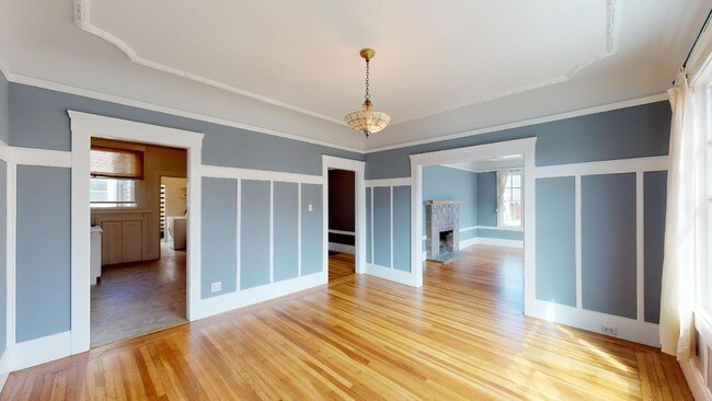 Building Photo - 597 11th Ave