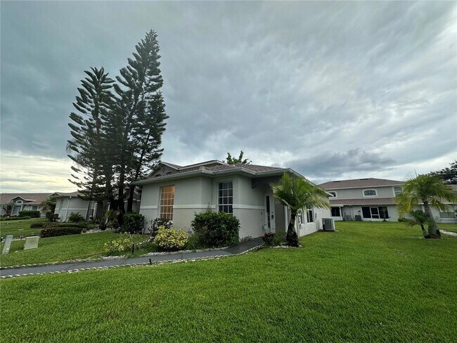 Foto del edificio - 14572 Laguna Beach Cir