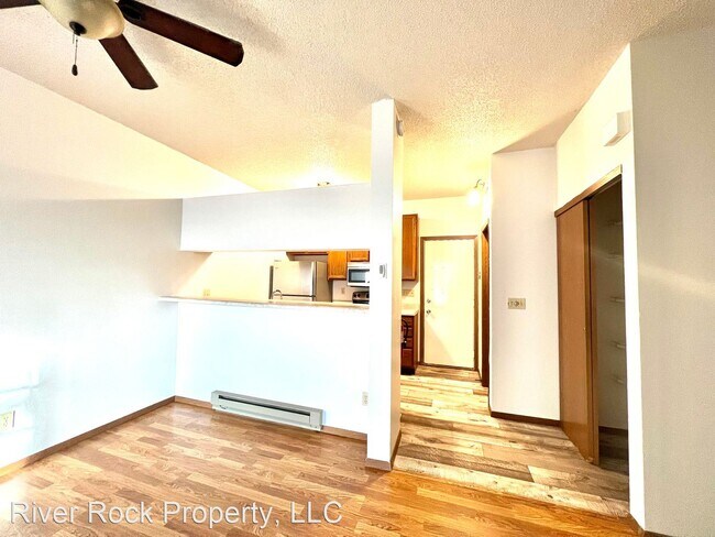 Building Photo - 3 br, 2.5 bath House - 1539 34 1/2 Avenue ...