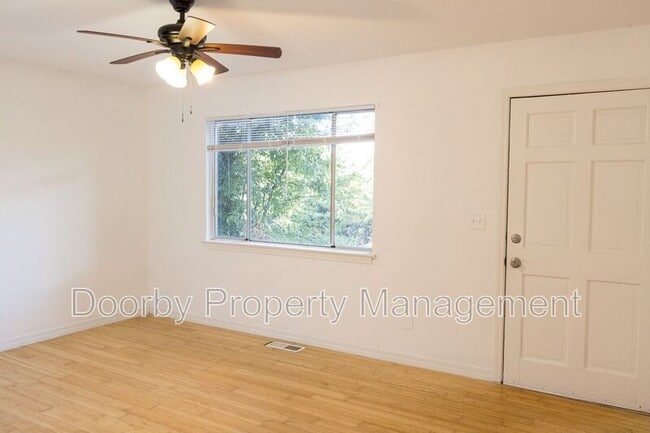 Building Photo - 3316 Easton Ave