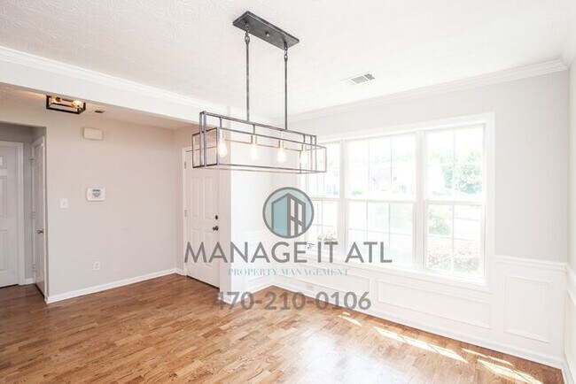 Building Photo - Stunning 3BR House in the highly desired M...