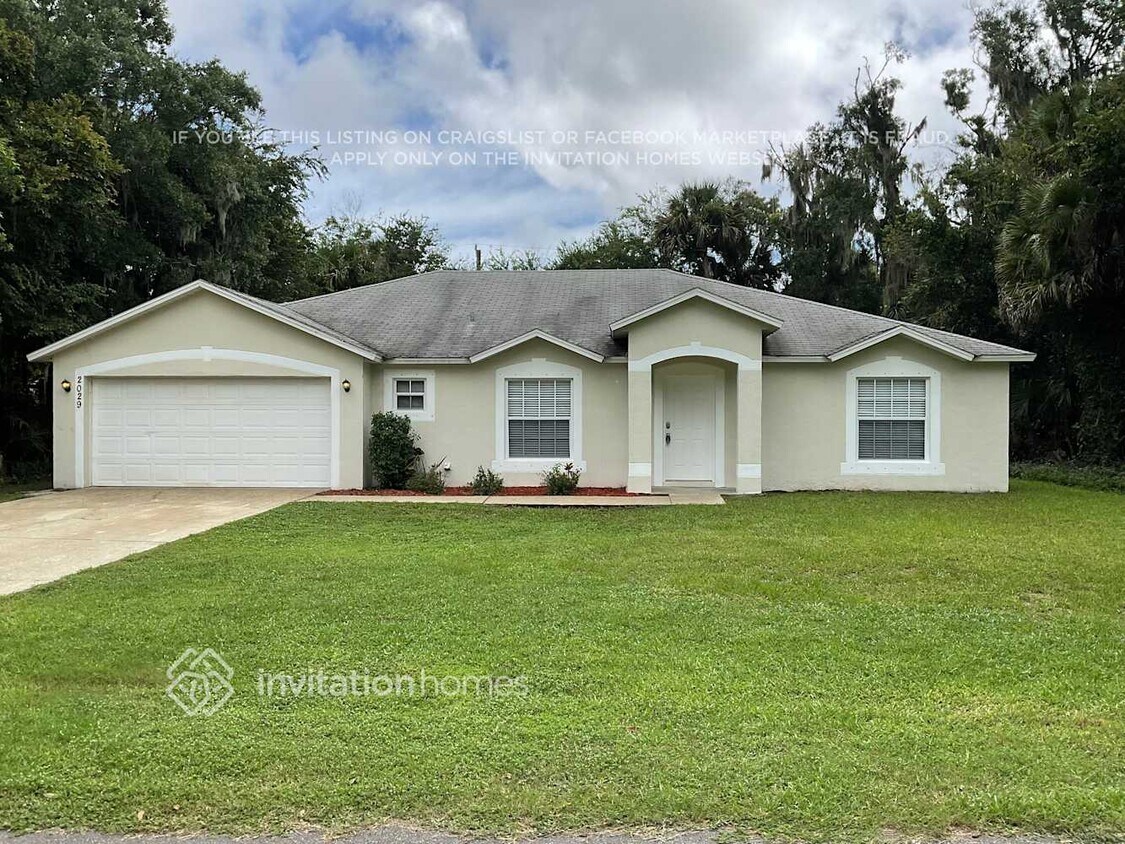 Foto principal - 2029 Needle Palm Dr