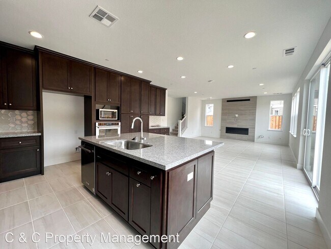 Building Photo - 4 br, 3 bath House - 274 Sandy Gulch Dr