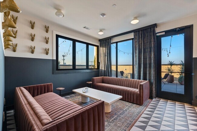 Foto del edificio - 245 Hermitage Ave