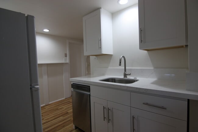 Building Photo - 419 Belvedere St