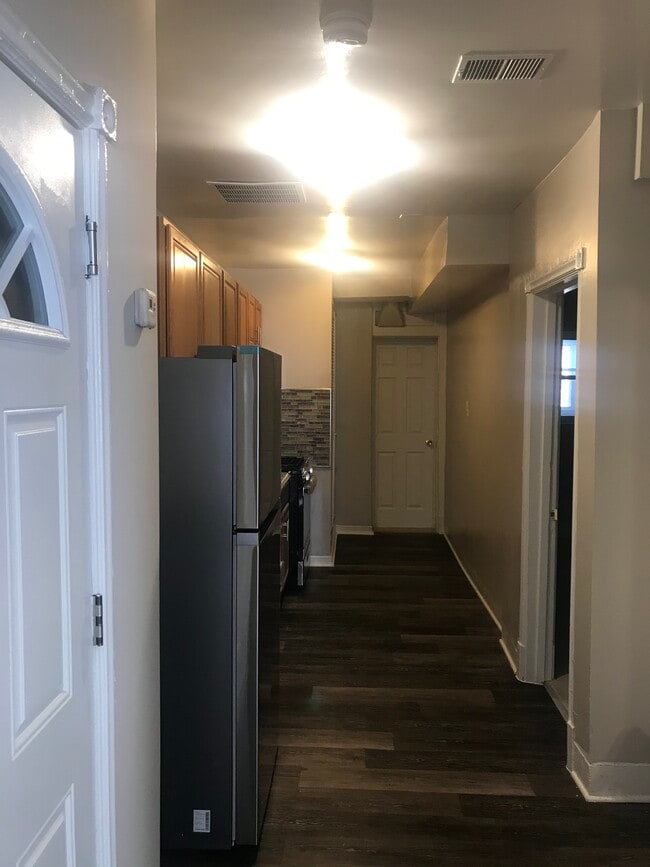 Building Photo - 1314 T St SE