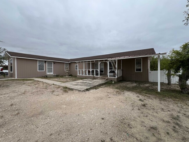 Foto del edificio - 125 Burge Dr
