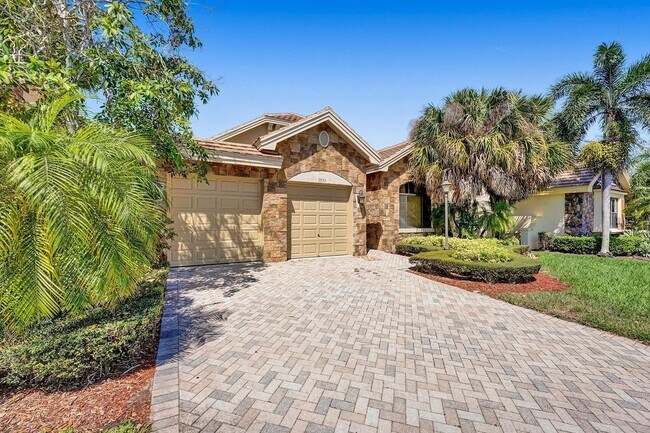 Building Photo - 3533 Collonade Dr