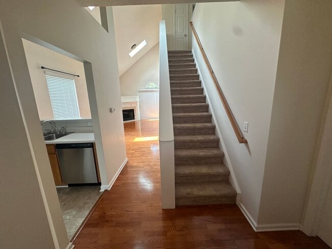 Building Photo - 518 Auburn Square Dr
