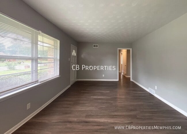 Foto del edificio - 866 Parkrose Rd