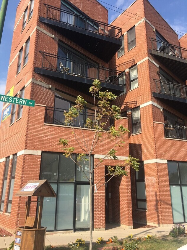 Foto principal - 4158 S Western Ave