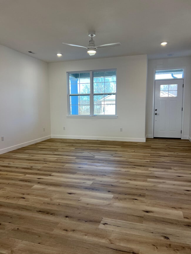 Building Photo - 200 Corcoran Dr