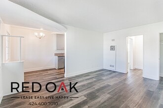 Building Photo - 901 Centinela Ave