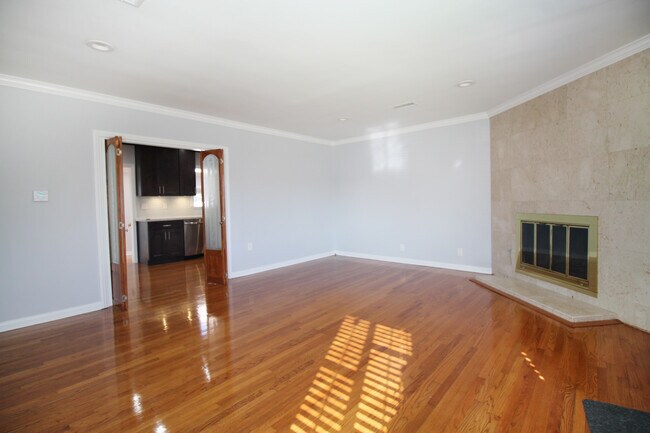 Foto del edificio - 5251 W 124th St