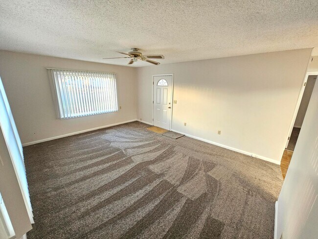 Foto del edificio - 2 Bedroom, 1 Bath House in Oregon City