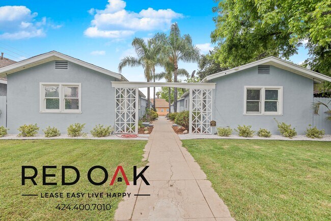 Building Photo - Charming One Bedroom Bungalow with Private...