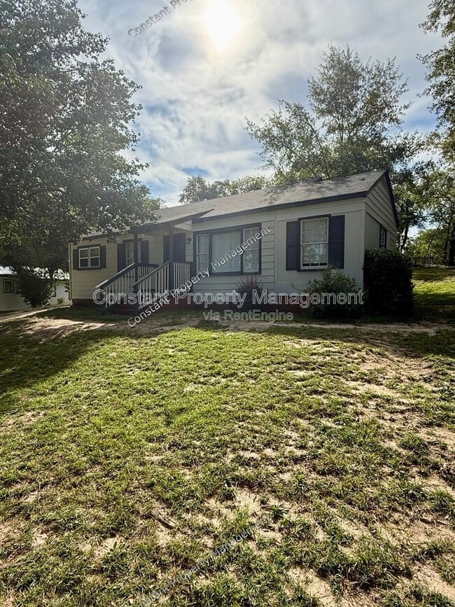 Building Photo - 1533 Engle Dr