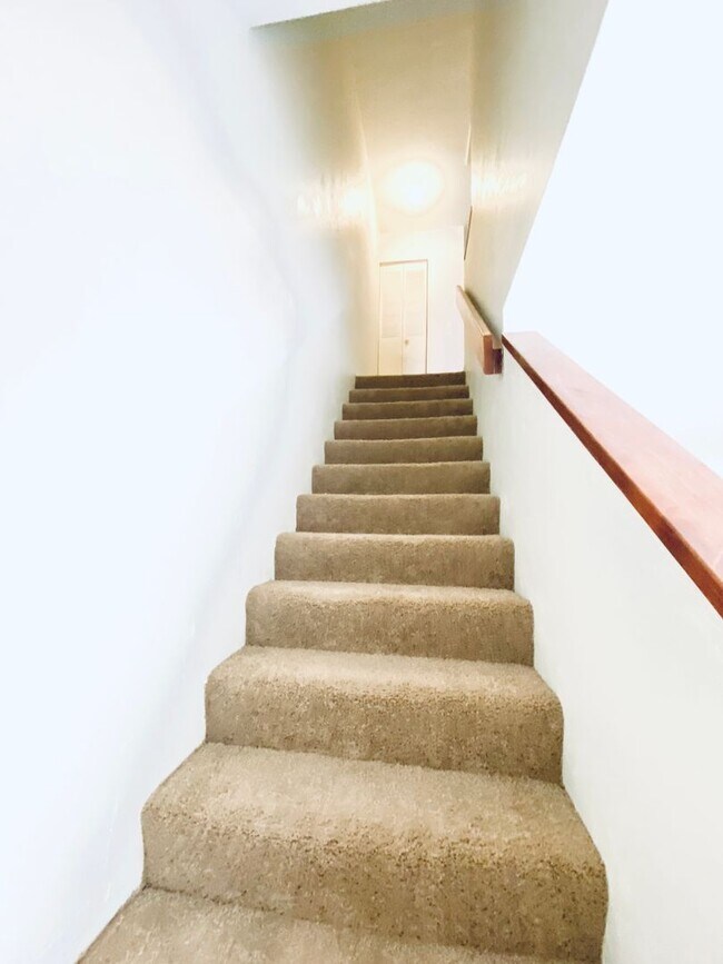 Foto del edificio - Spacious 2 Bed, 2.5 Bath Townhouse in Southfork Oaks – AVAILABLE NOW!!