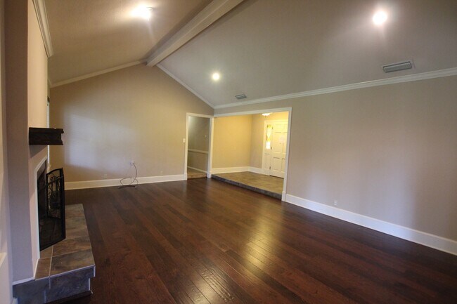 Foto del edificio - Coming Soon! 3-bedroom, 2-bathroom gem!