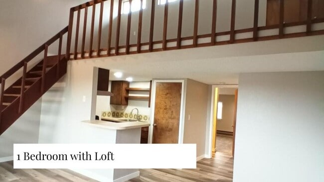 Building Photo - 350 Redwood Ct