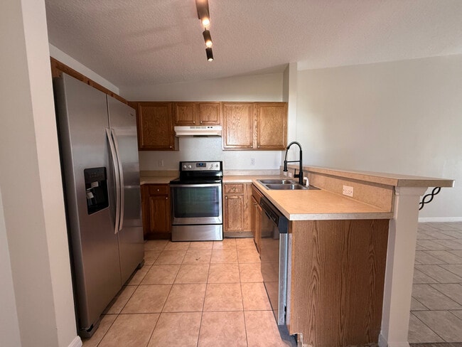 Foto del edificio - 729 Squirrel Ct