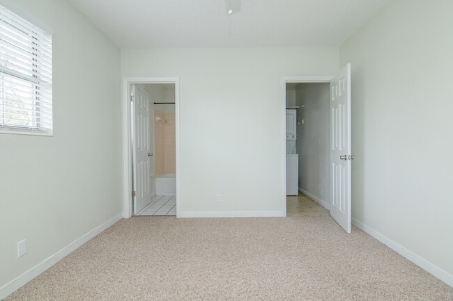 Building Photo - Cozy 3 Bed 2 Bath Condo for Rent in Downto...