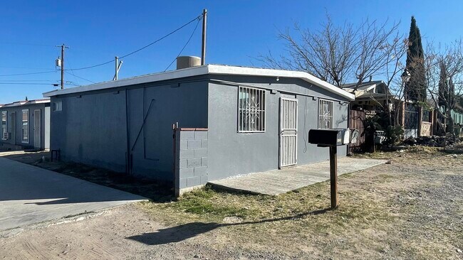 Foto del edificio - 605 Meadow Rd