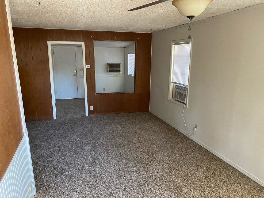 Foto del edificio - 1 bedroom 1 bath 900 sq ft home located in...