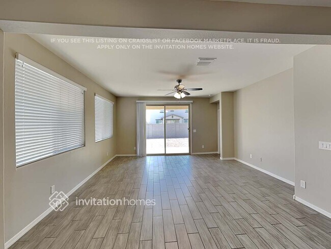 Building Photo - 10831 W Luke Ave