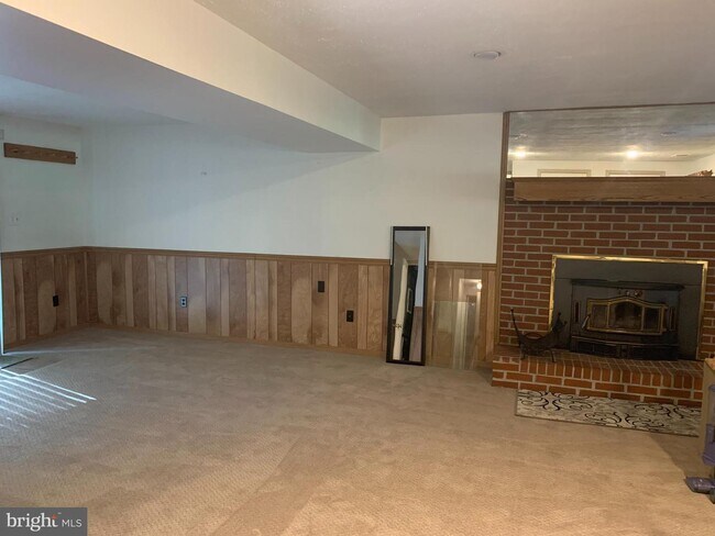 Building Photo - 13393 Dumfries Rd