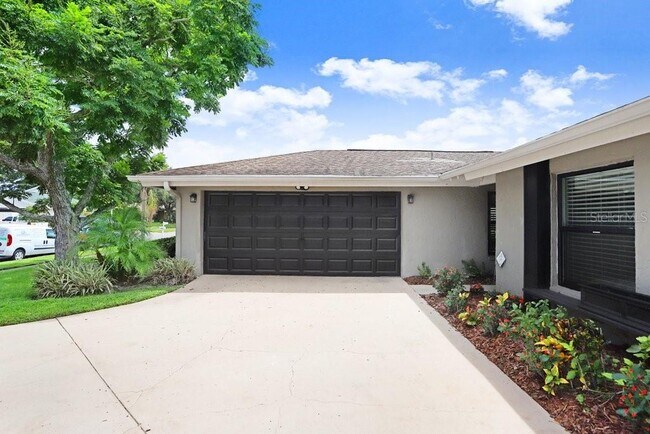 Foto del edificio - 4412 Stonehenge Rd