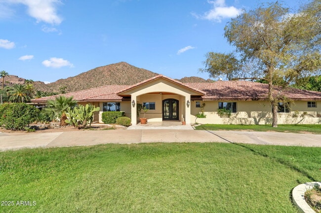 Foto del edificio - 5310 E Camelback Rd