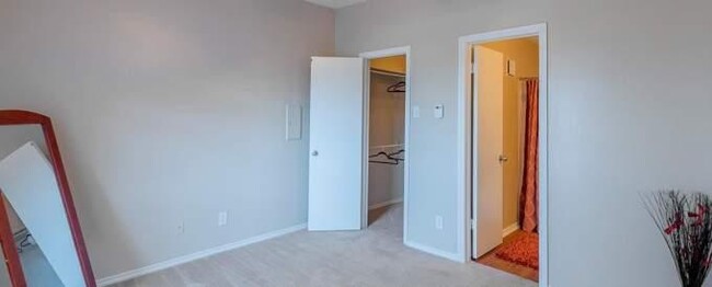 Building Photo - 1 bedroom in Dallas TX 75287