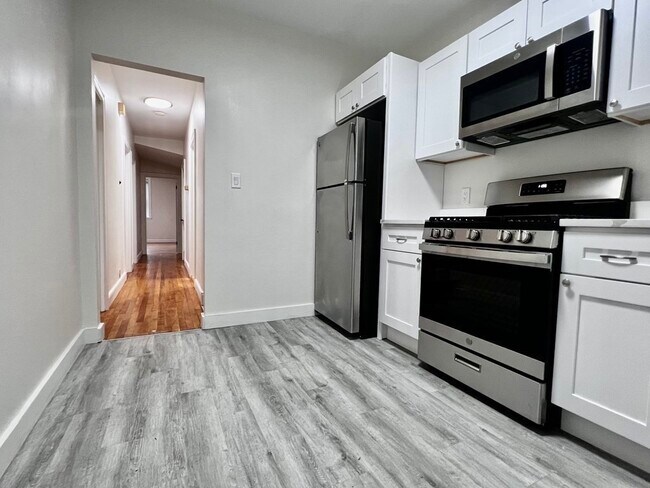 Building Photo - 281 Highland Ave