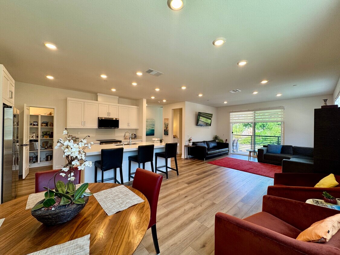 Foto principal - 12012 Riley Ln