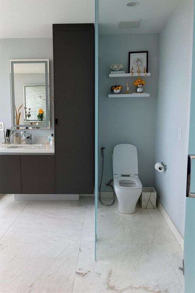 Foto del edificio - 851 NE 1st Ave