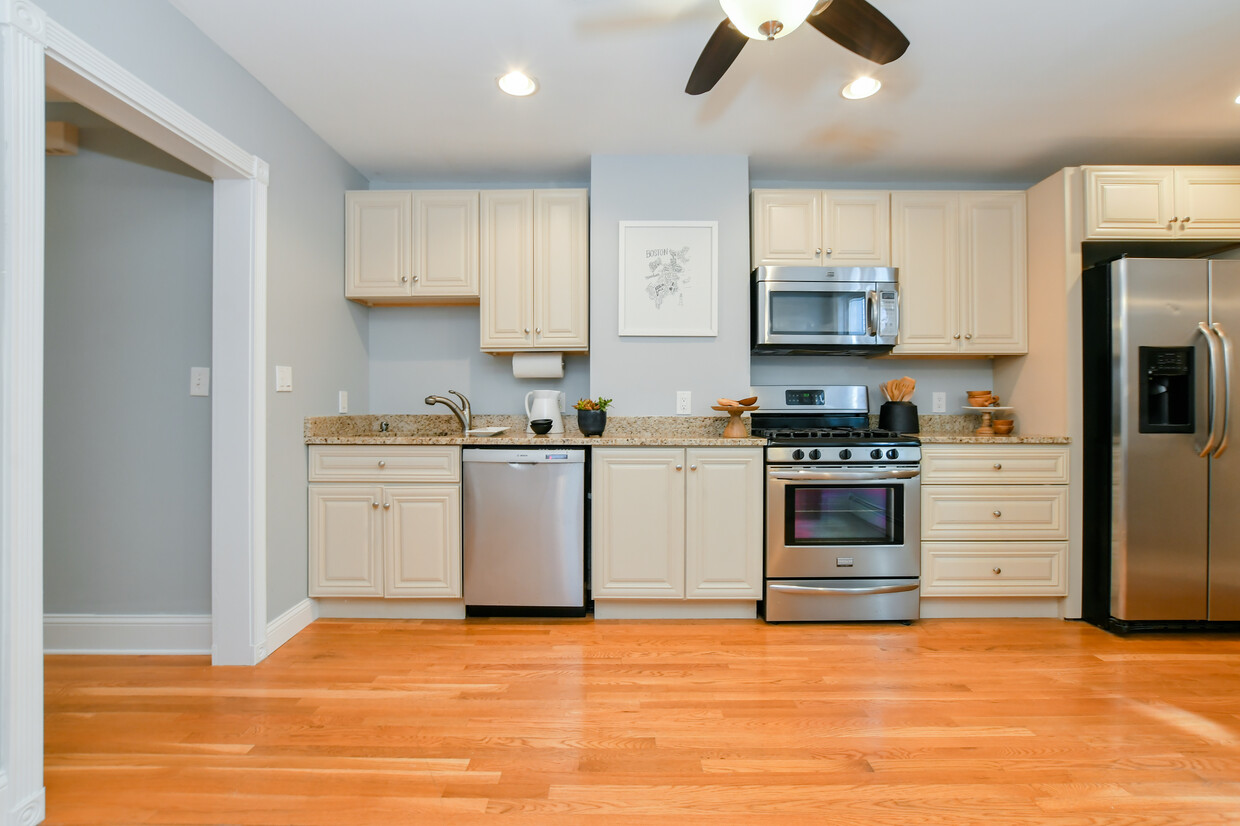 Foto principal - 407 E 5th St