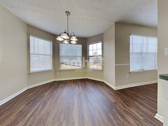 Building Photo - 602 Thrasher Ct