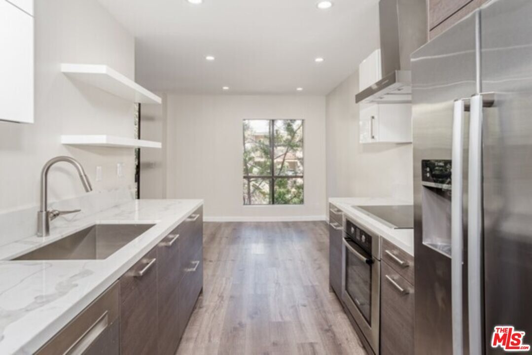 Foto principal - 1735 N Fuller Ave