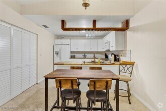 Building Photo - 15514 Crystal Lake Dr