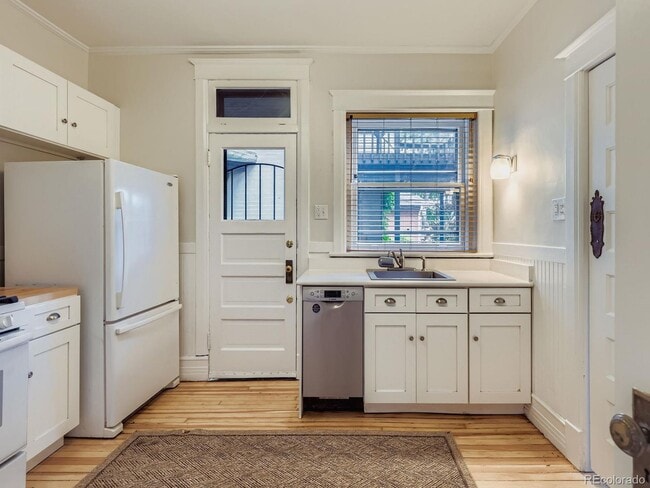 Building Photo - Charming and Historic 3 bedroom home